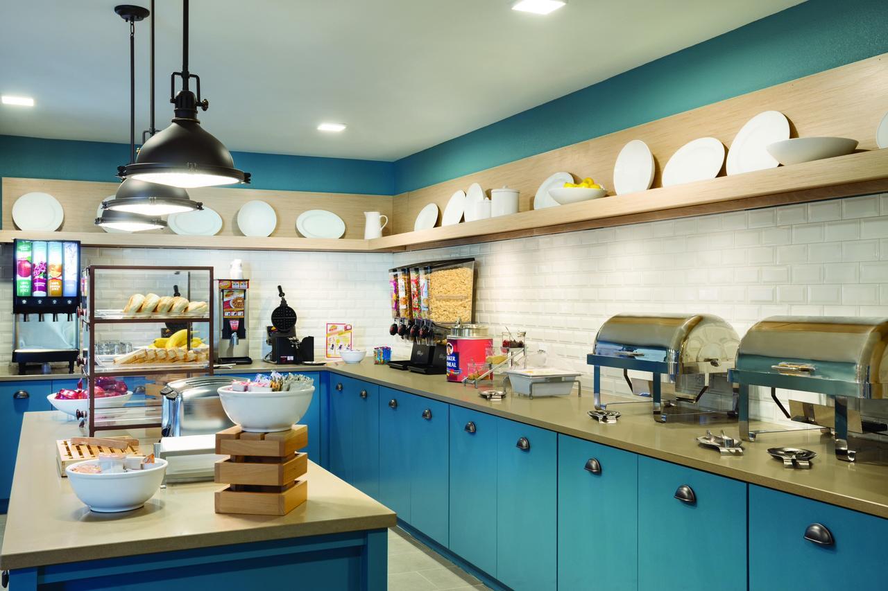 Country Inn & Suites By Radisson, Lawrence, Ks Bagian luar foto